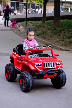 Electric or Battery Operated Ride-on Jeep
